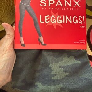 SPANX Women's Camouflage Leggings XL